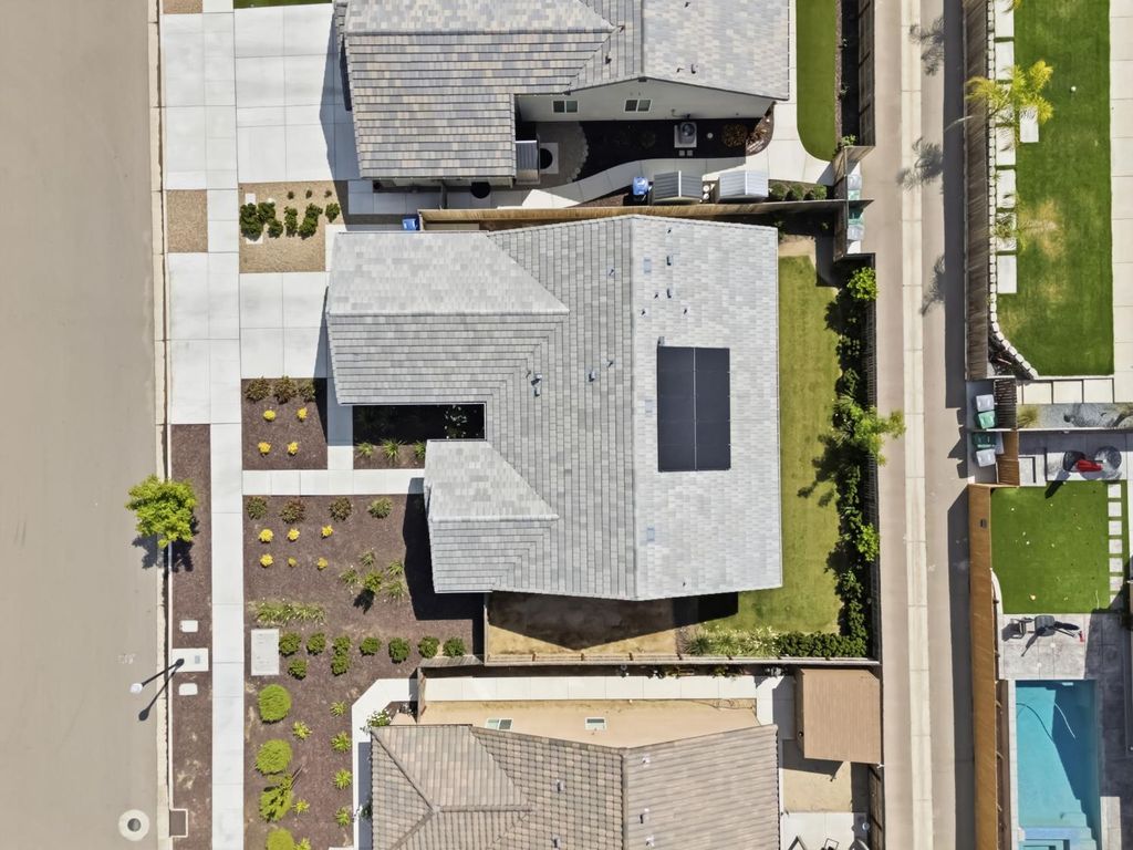 Image 47 of property listing at 2100 Azalea Street, Kingsburg, CA 93631