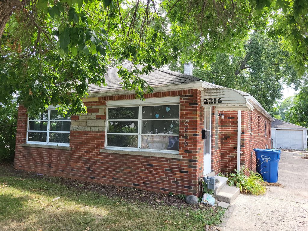 2216 Goulson Avenue, Warren, MI 48091