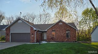 2733 Fieldstone Drive, Maryville, IL 62062