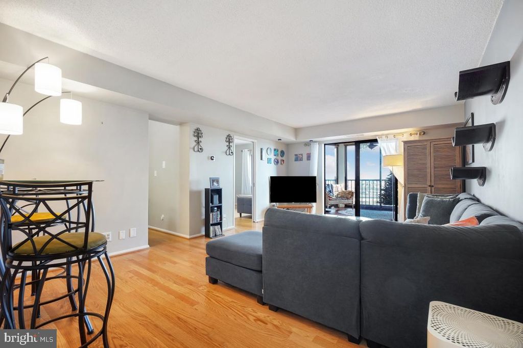 5903 MOUNT EAGLE DR #1612, Alexandria, VA 22303