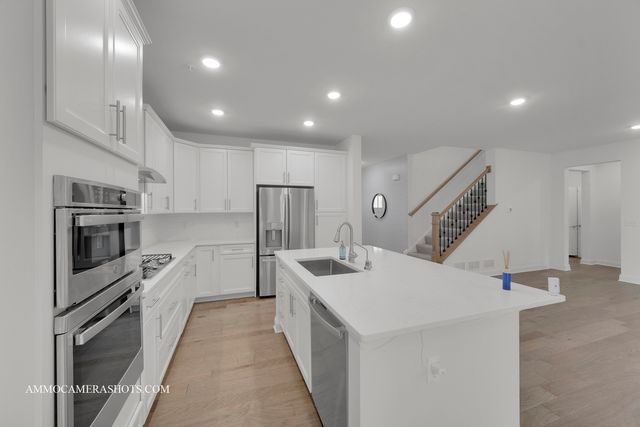 269 South Pointe Avenue, South Elgin, IL 60177