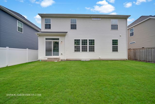 269 South Pointe Avenue, South Elgin, IL 60177