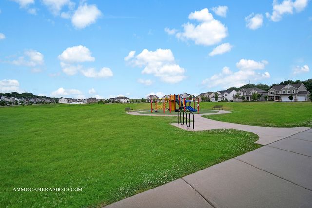 269 South Pointe Avenue, South Elgin, IL 60177