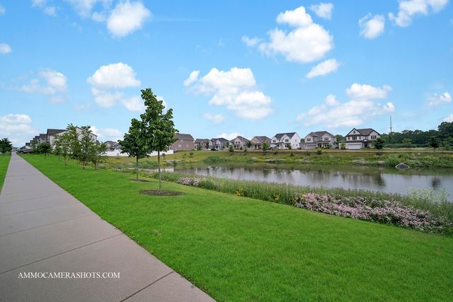 269 South Pointe Avenue, South Elgin, IL 60177