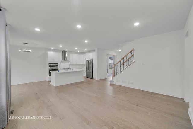 269 South Pointe Avenue, South Elgin, IL 60177