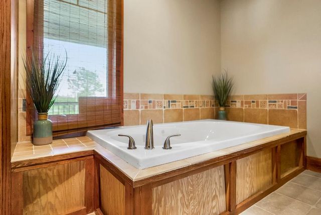 28655 W 223rd Street, Spring Hill, KS 66083