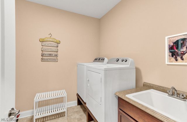 9937 Southwyck Avenue NW, North Canton, OH 44720