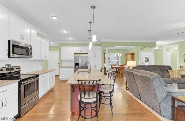 9937 Southwyck Avenue NW, North Canton, OH 44720