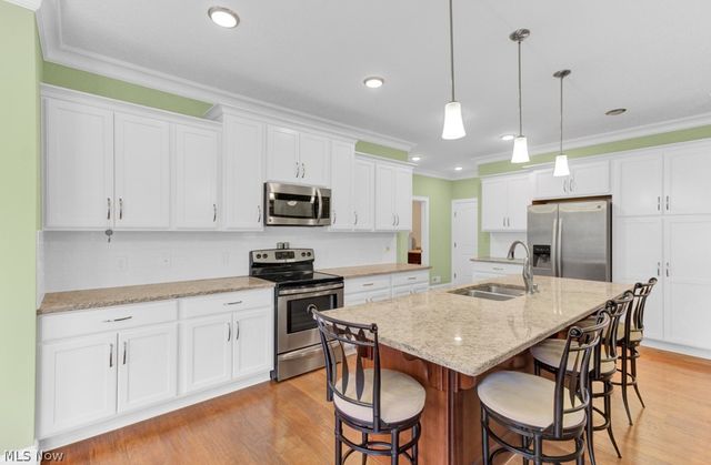 9937 Southwyck Avenue NW, North Canton, OH 44720