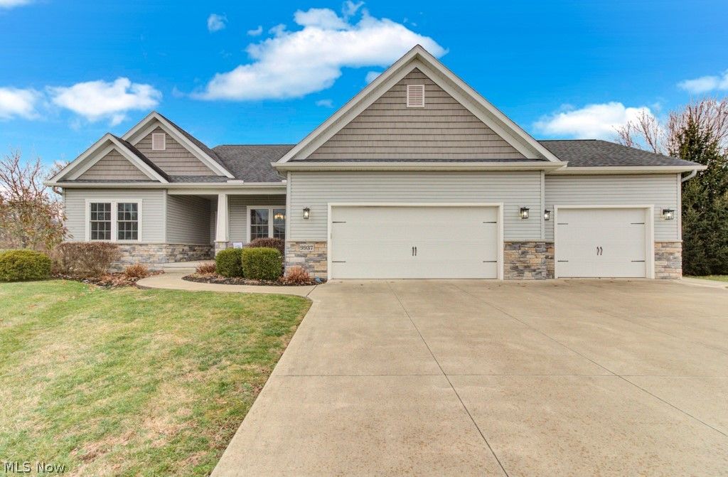 9937 Southwyck Avenue NW, North Canton, OH 44720