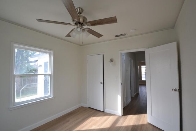 1206 N 8th Street, Fresno, CA 93703