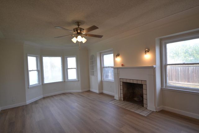 1206 N 8th Street, Fresno, CA 93703