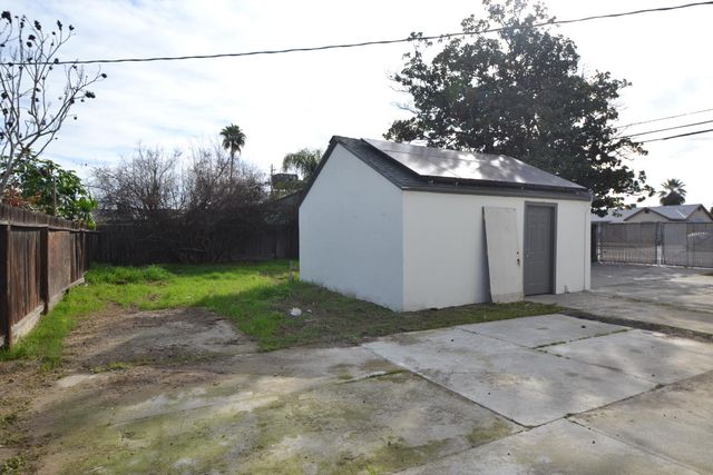 1206 N 8th Street, Fresno, CA 93703