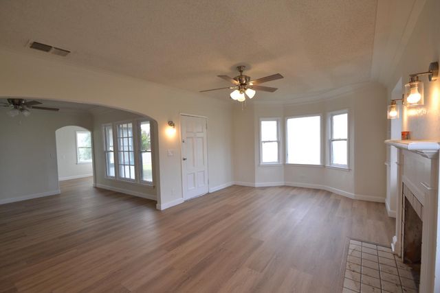 1206 N 8th Street, Fresno, CA 93703