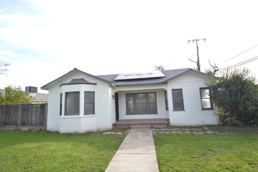 1206 N 8th Street, Fresno, CA 93703