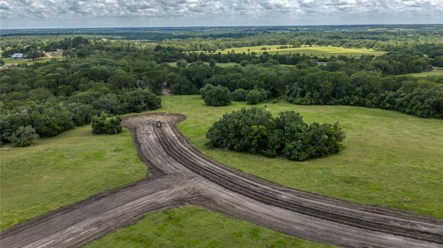 21 Ridgewood Farms Way, Brenham, TX 77833