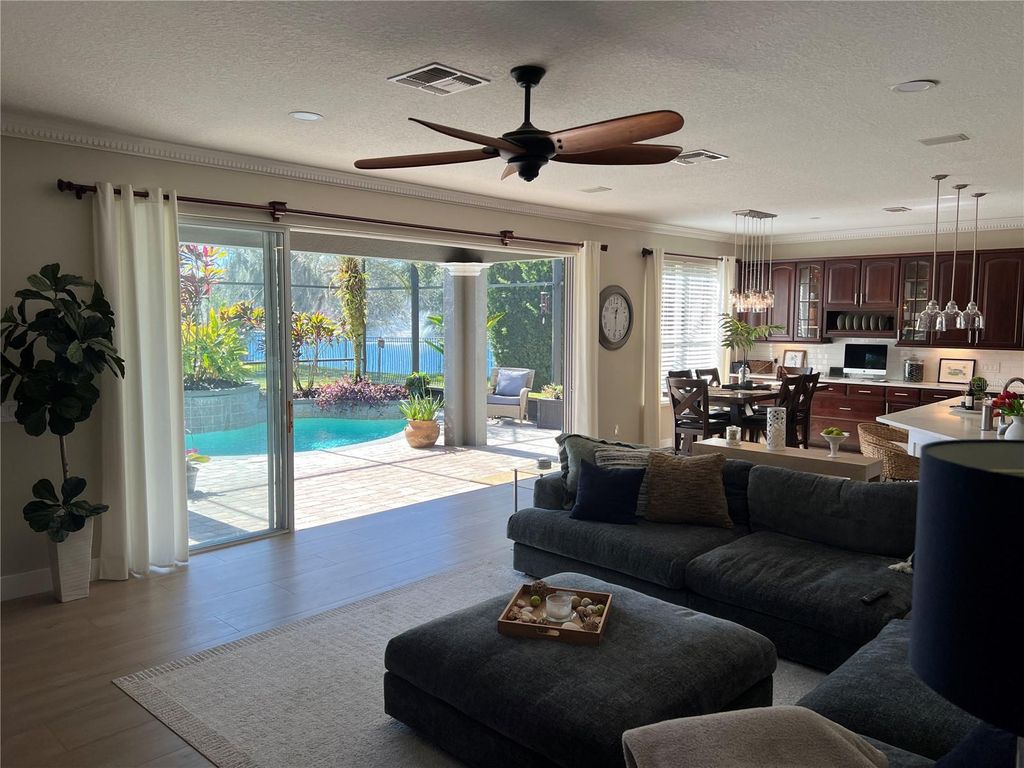 Image 22 of property listing at 9754 PINEOLA DRIVE, Orlando, FL 32836