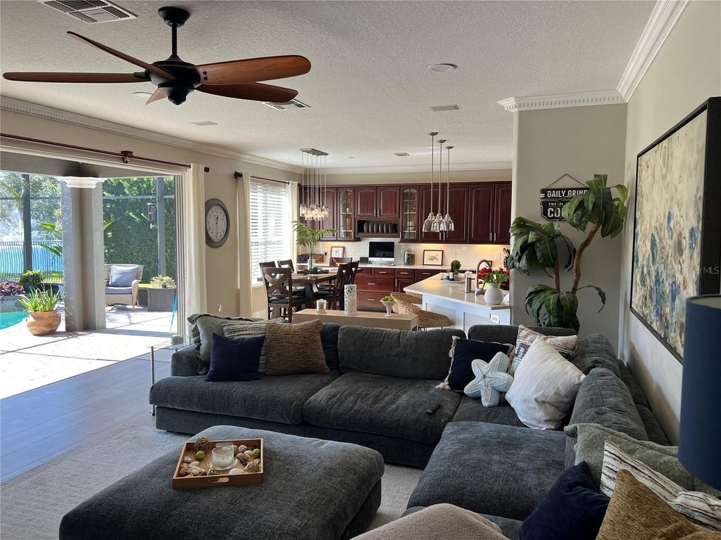 Image 23 of property listing at 9754 PINEOLA DRIVE, Orlando, FL 32836