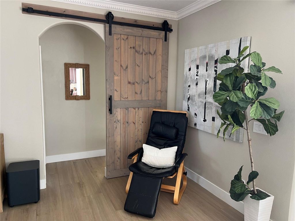 Image 27 of property listing at 9754 PINEOLA DRIVE, Orlando, FL 32836