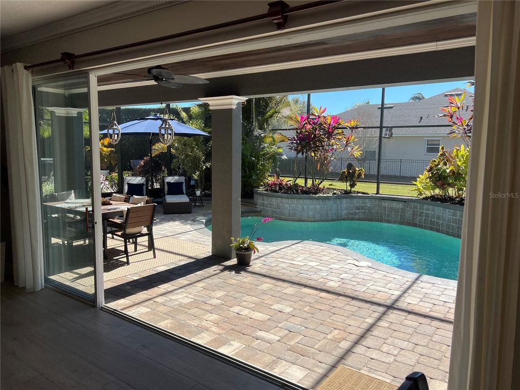 Image 29 of property listing at 9754 PINEOLA DRIVE, Orlando, FL 32836