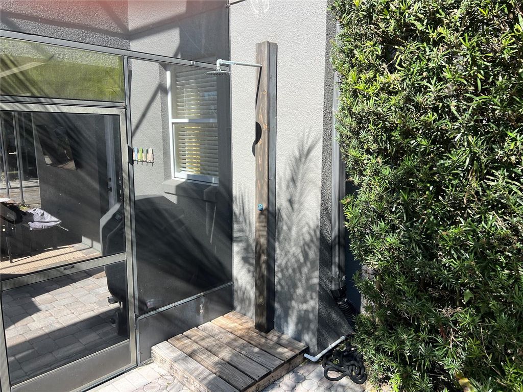 Image 42 of property listing at 9754 PINEOLA DRIVE, Orlando, FL 32836