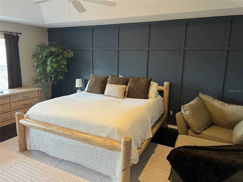 Image 43 of property listing at 9754 PINEOLA DRIVE, Orlando, FL 32836