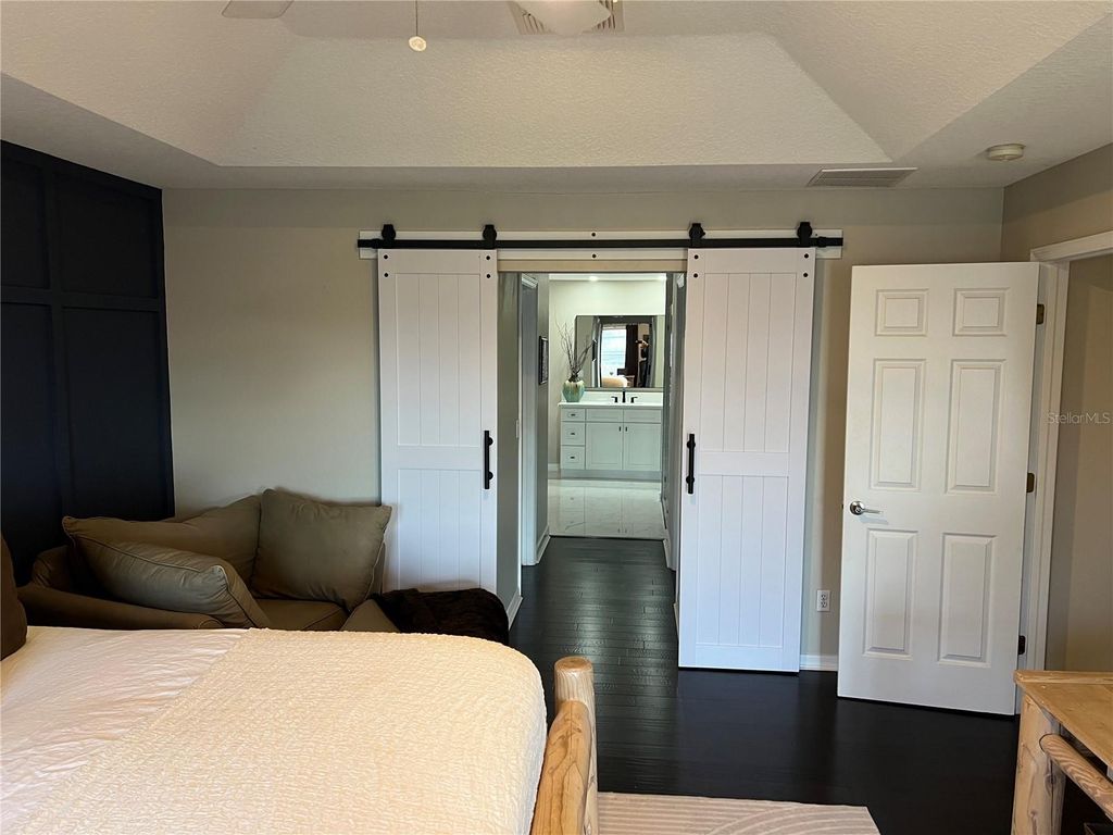 Image 46 of property listing at 9754 PINEOLA DRIVE, Orlando, FL 32836