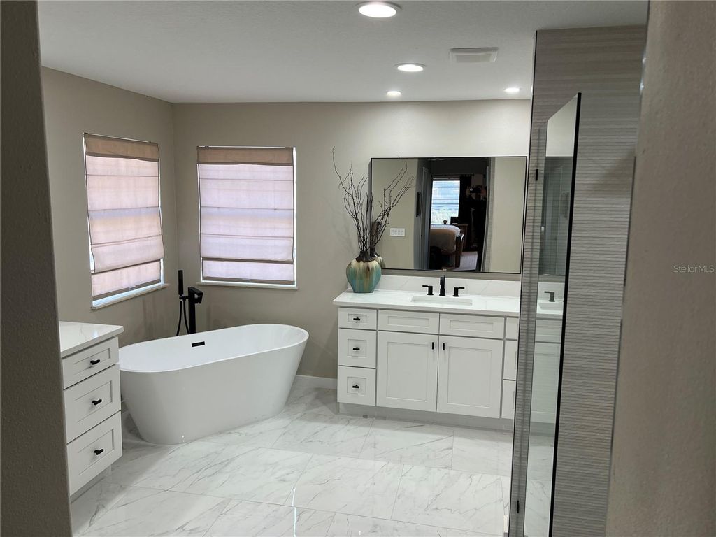 Image 51 of property listing at 9754 PINEOLA DRIVE, Orlando, FL 32836