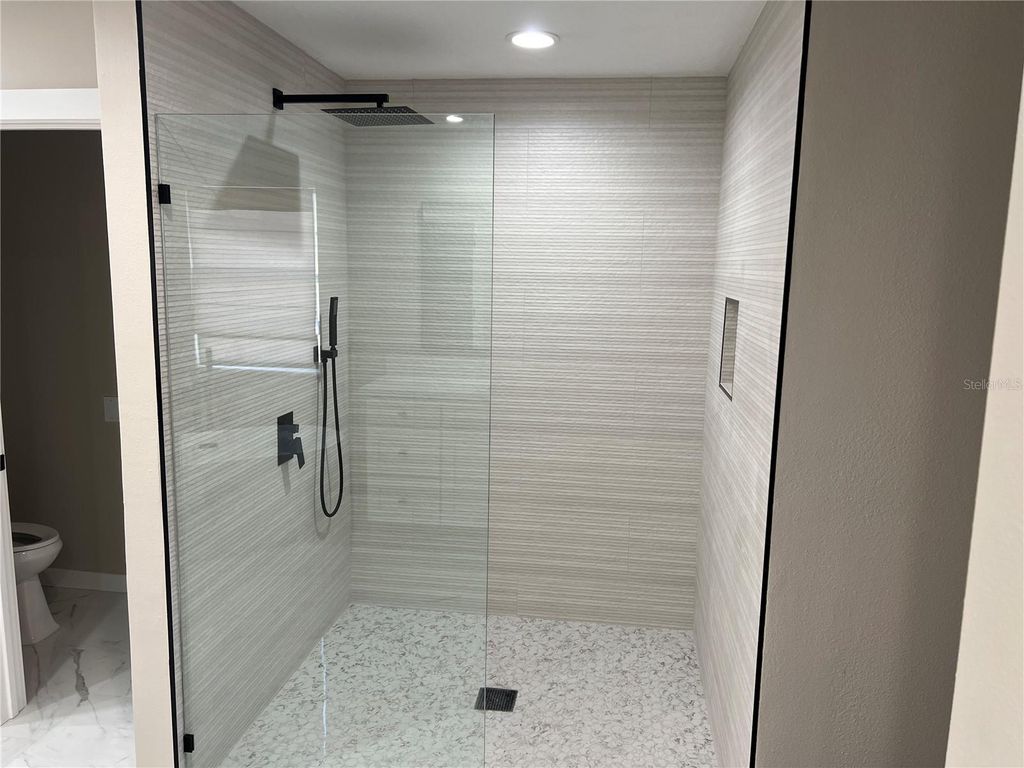 Image 55 of property listing at 9754 PINEOLA DRIVE, Orlando, FL 32836