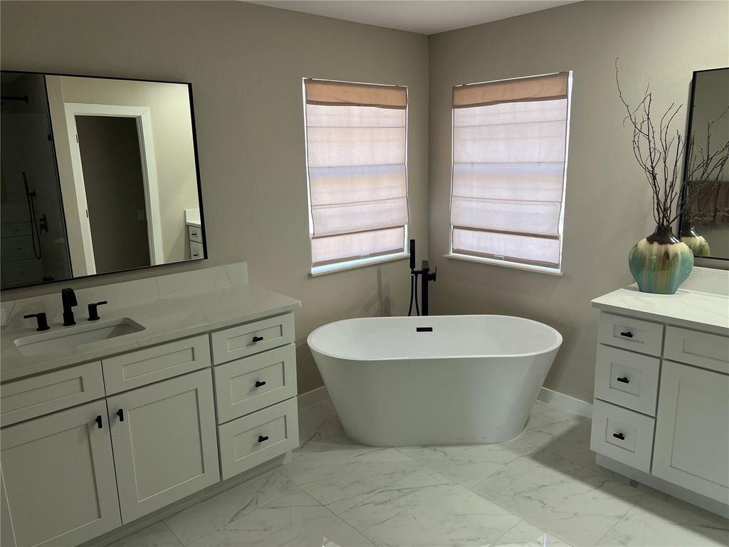 Image 56 of property listing at 9754 PINEOLA DRIVE, Orlando, FL 32836