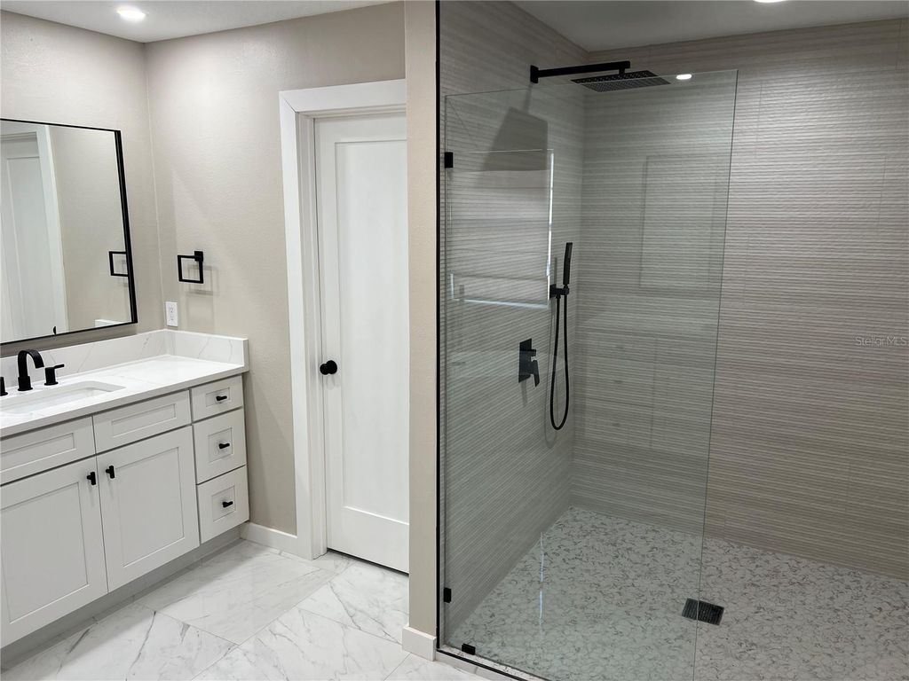 Image 57 of property listing at 9754 PINEOLA DRIVE, Orlando, FL 32836