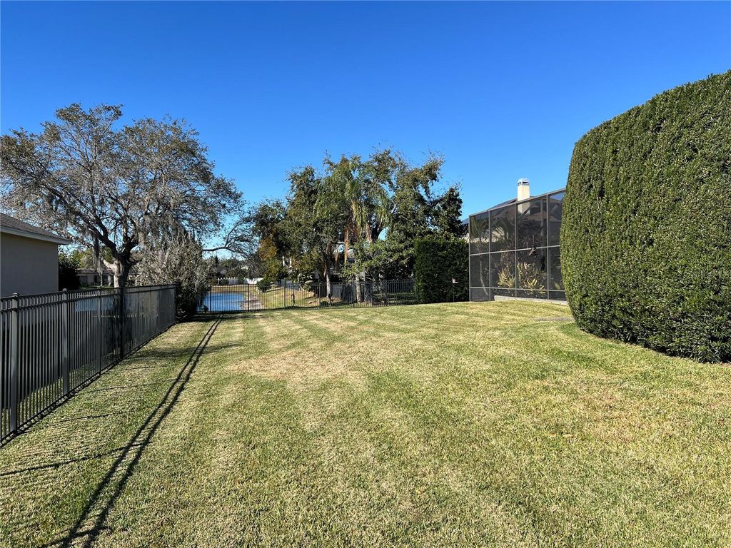 Image 7 of property listing at 9754 PINEOLA DRIVE, Orlando, FL 32836