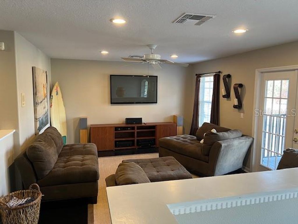 Image 69 of property listing at 9754 PINEOLA DRIVE, Orlando, FL 32836