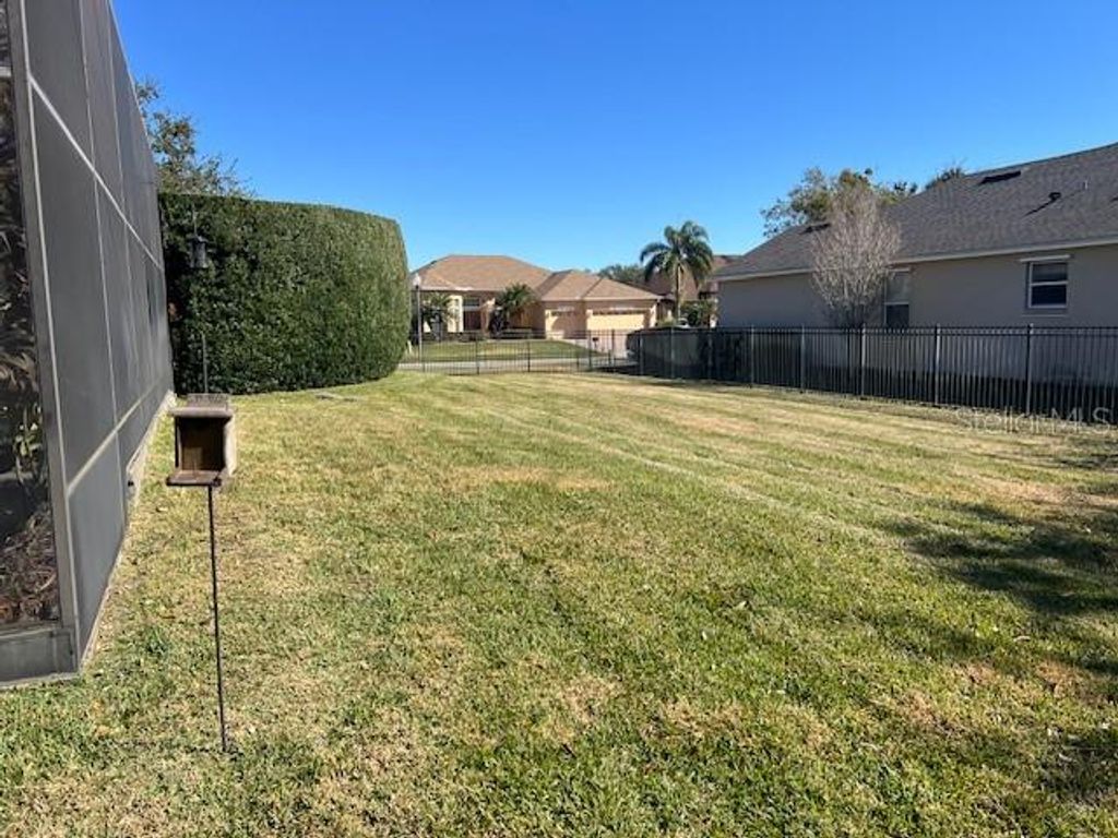 Image 8 of property listing at 9754 PINEOLA DRIVE, Orlando, FL 32836