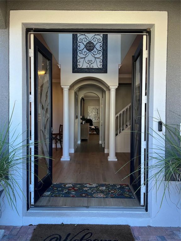 Image 10 of property listing at 9754 PINEOLA DRIVE, Orlando, FL 32836