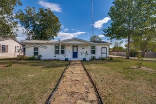 943 Gibbard Avenue, Wills Point, TX 75169