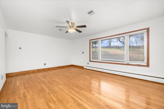 988 HOCH ROAD, Danielsville, PA 18038
