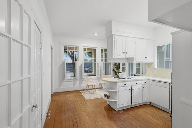 3308 Yupon Street, Houston, TX 77006