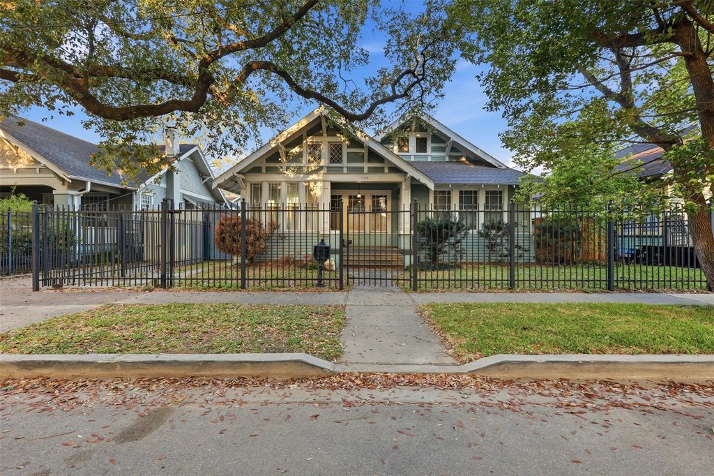 3308 Yupon Street, Houston, TX 77006