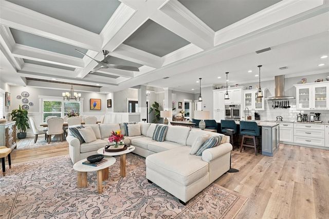 3925 1ST STREET NE, St Petersburg, FL 33703