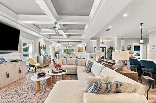 3925 1ST STREET NE, St Petersburg, FL 33703