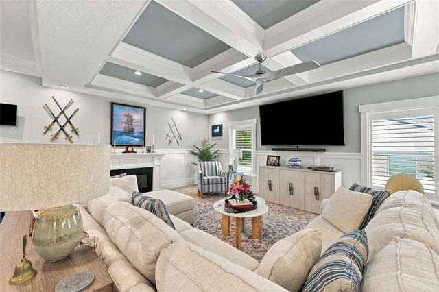 3925 1ST STREET NE, St Petersburg, FL 33703