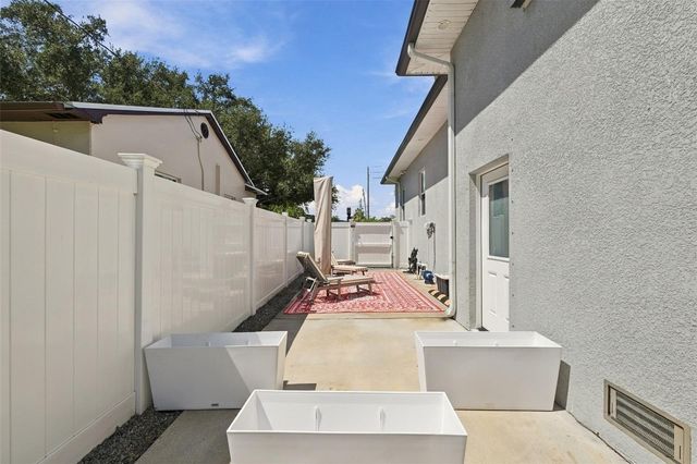 3925 1ST STREET NE, St Petersburg, FL 33703