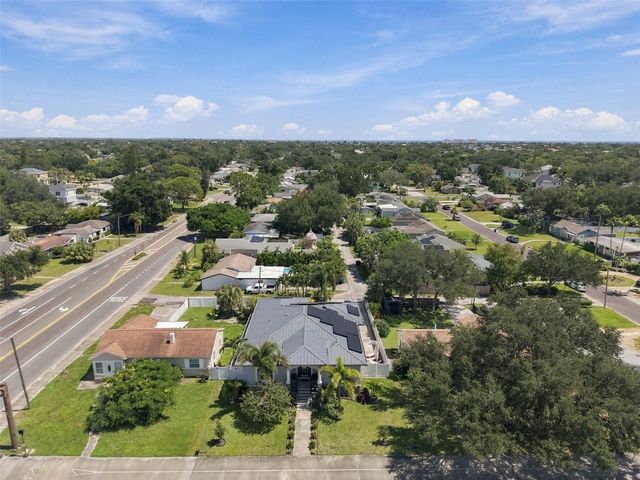 3925 1ST STREET NE, St Petersburg, FL 33703