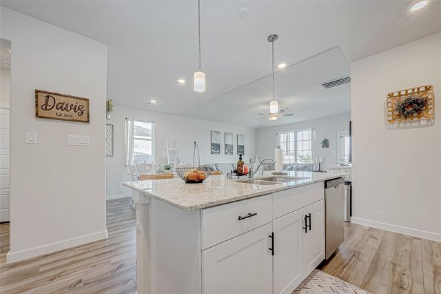 8526 Treetop Heights Drive, Baytown, TX 77523