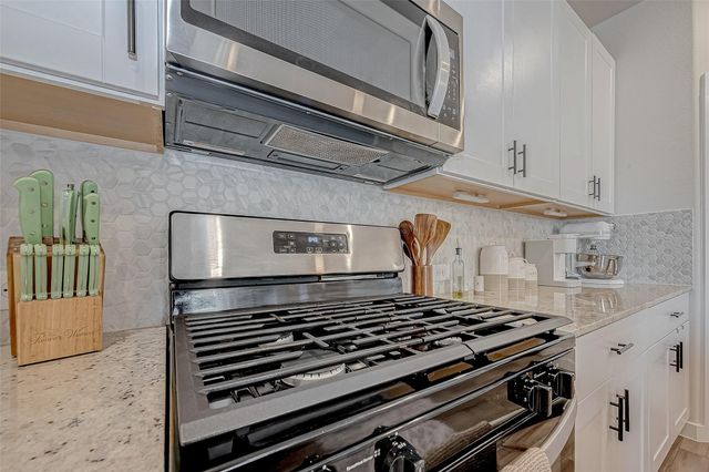 8526 Treetop Heights Drive, Baytown, TX 77523