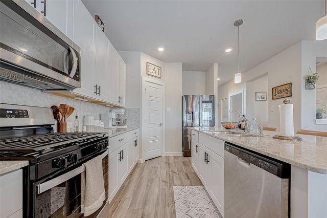8526 Treetop Heights Drive, Baytown, TX 77523