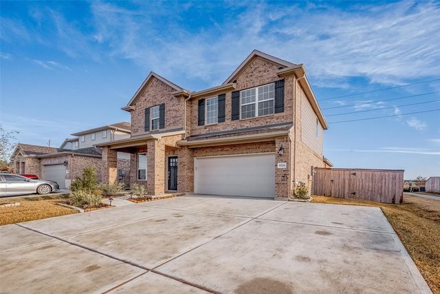 8526 Treetop Heights Drive, Baytown, TX 77523