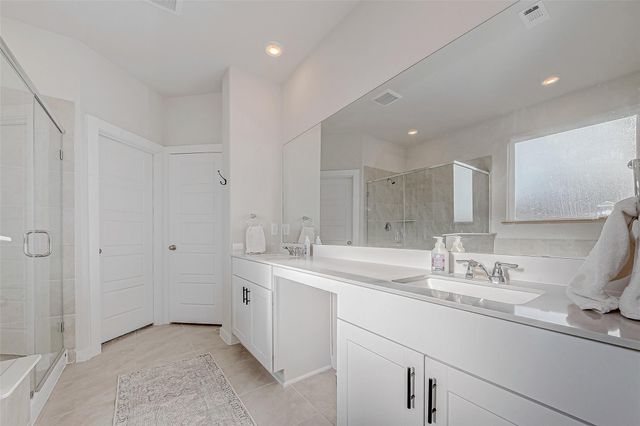 8526 Treetop Heights Drive, Baytown, TX 77523