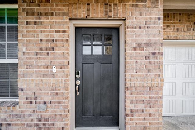8526 Treetop Heights Drive, Baytown, TX 77523